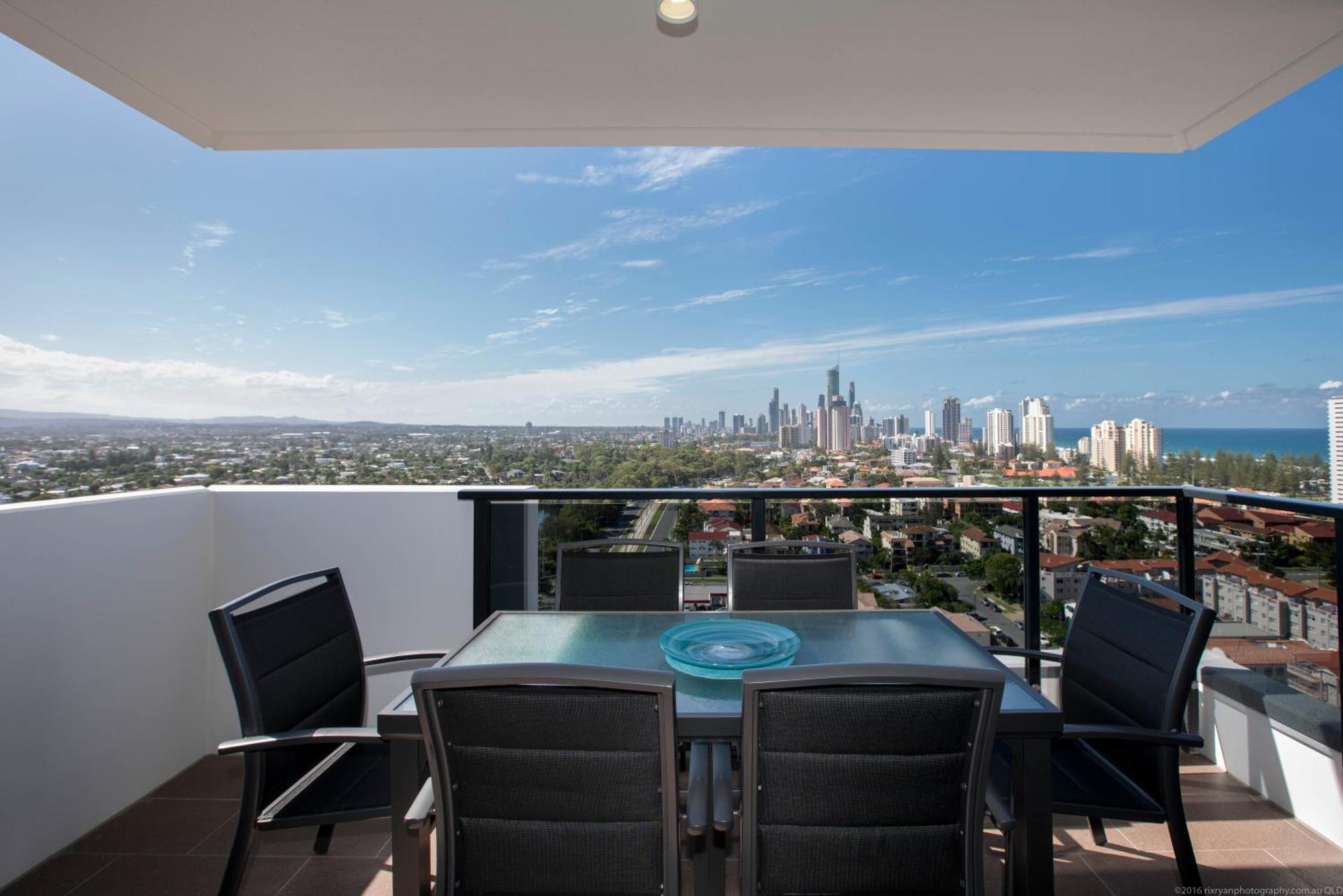 Synergy Broadbeach - Official Aparthotel Gold Coast Exterior photo